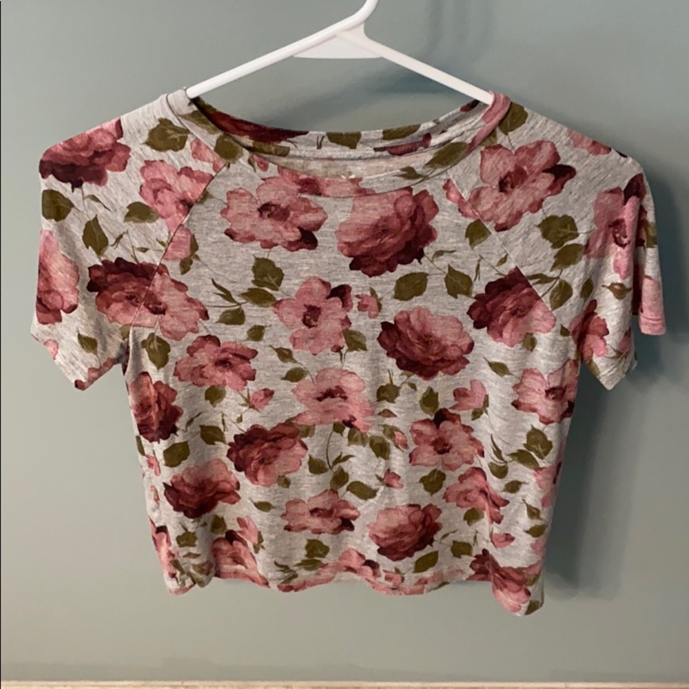 Flower Patterned Short Sleeve.